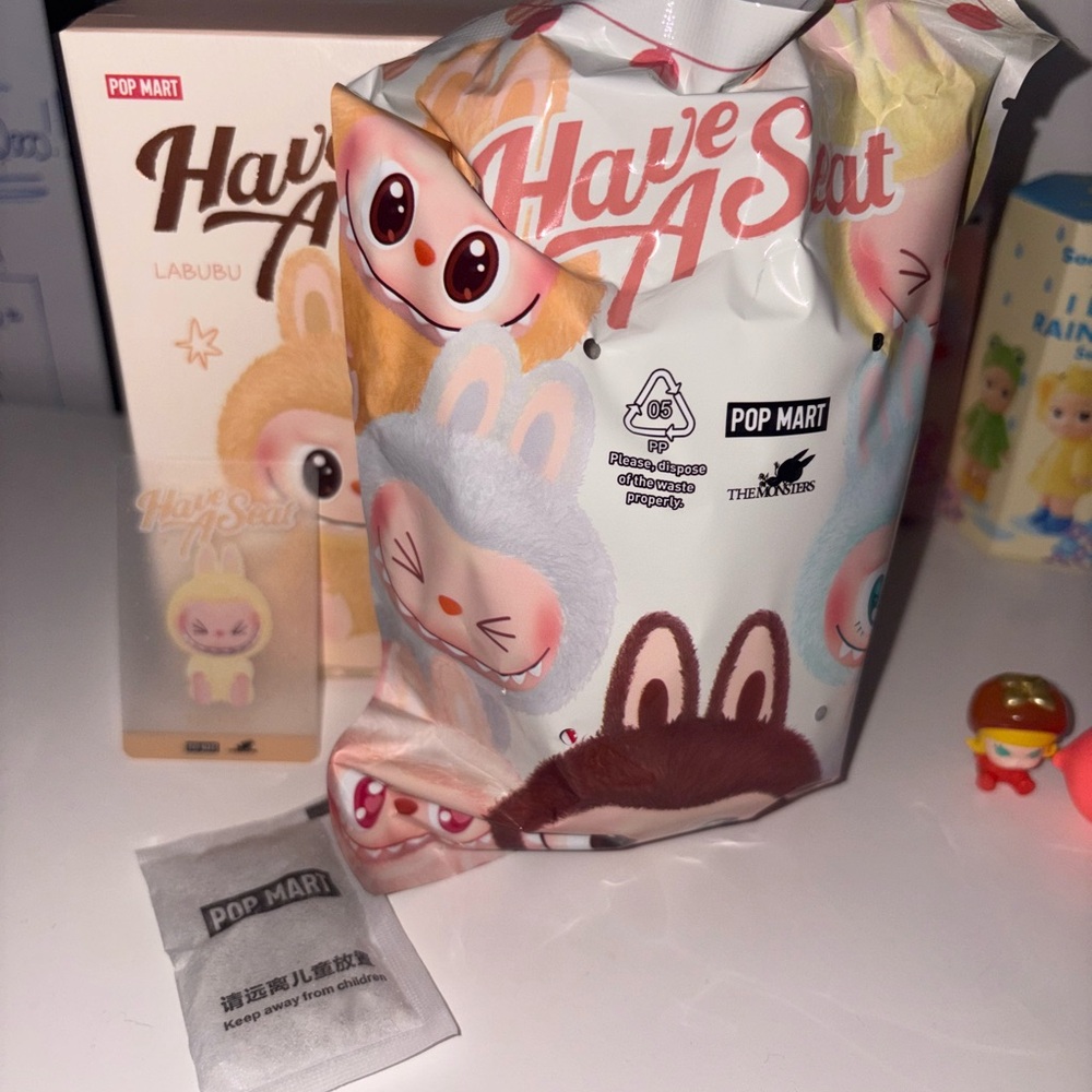 OPENED BOX SISI LABUBU